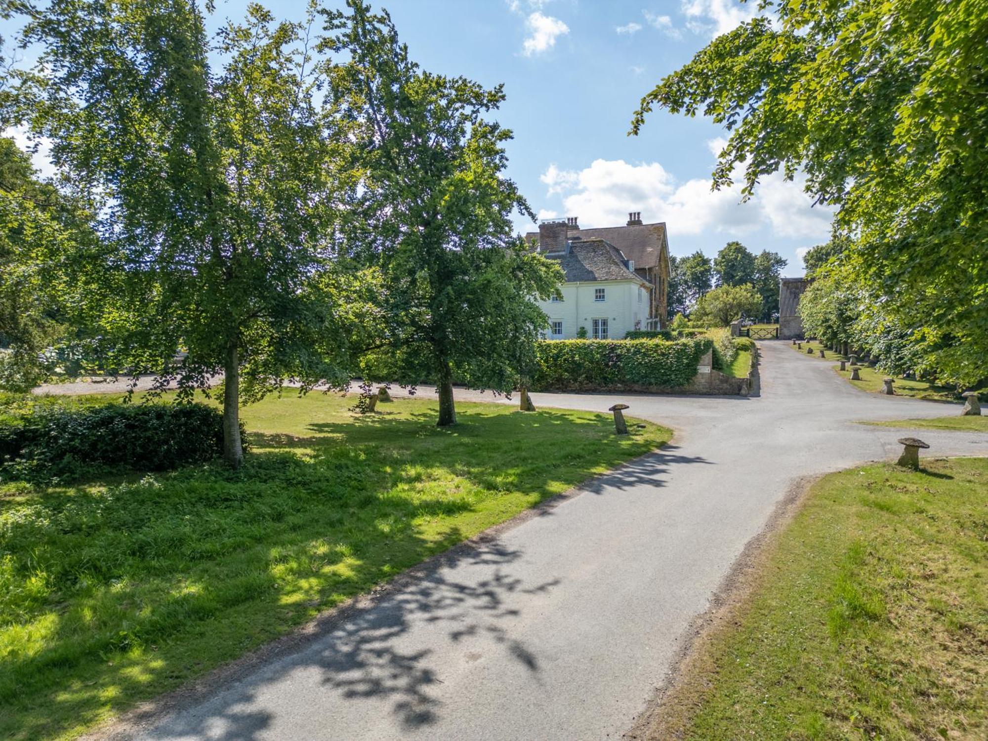 Overtown Manor Bed And Breakfast Swindon Exterior foto